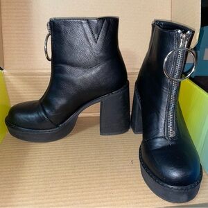 O Ring zipper boots
